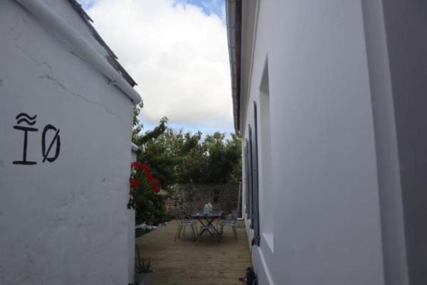 A la foto es mostra l'objecte ancienne ferme maison familiale situat a la ciutat de Chaucre.