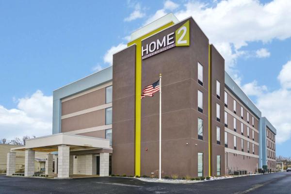 The photo shows the Home2 Suites By Hilton Columbus Airport East Broad located in the city of Summit Station.