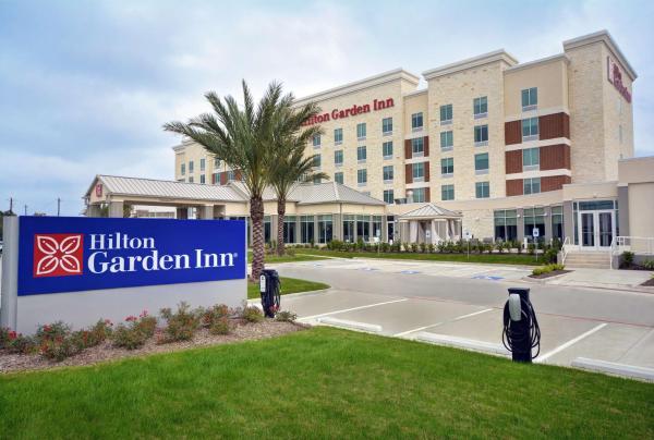 Na fotografii je vidět objekt Hilton Garden Inn Houston Hobby Airport nacházející se ve městě Houston.
