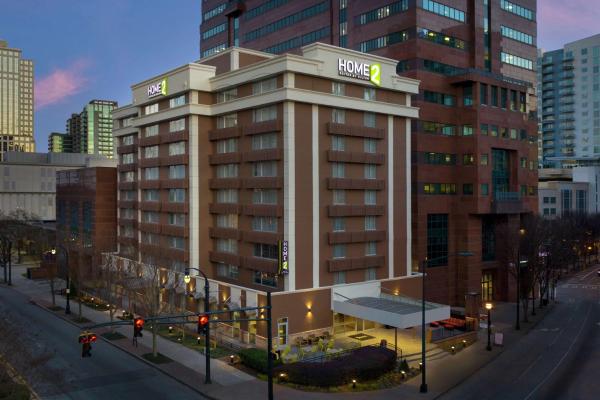 På billedet ses objektet Home2 Suites by Hilton Atlanta Midtown beliggende i byen Atlanta.