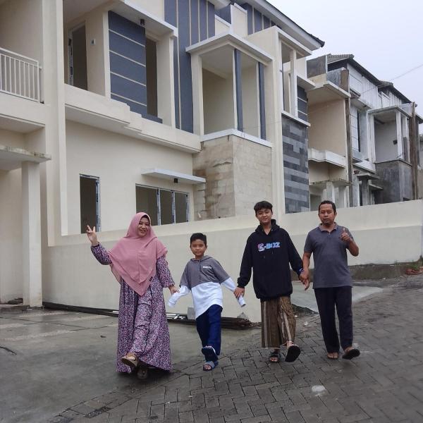 照片显示了位于Tlekung市的Villa Narindra Cordoba D5 C-D Rooftop物件。