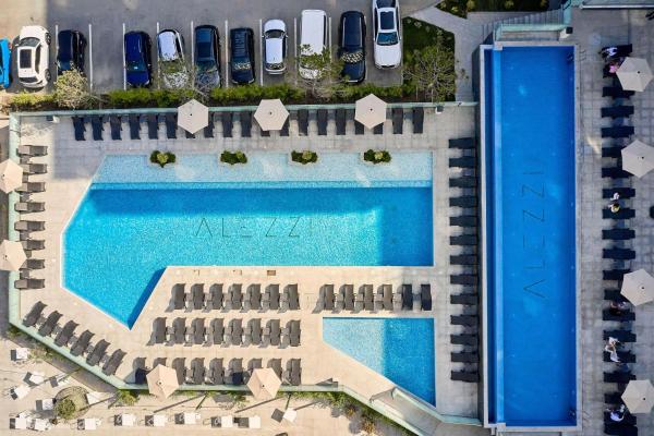 Infinity by Sea Apartment Beach Resort - parkingの写真5