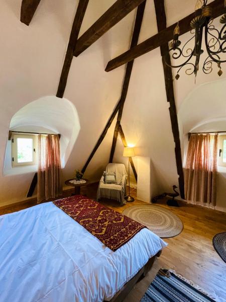 Фотография 6: Inside, The Village- Rooster's Nest