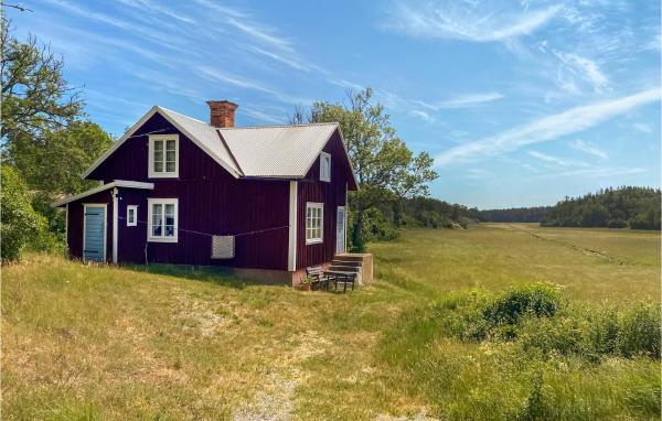 Na zdjęciu widoczny jest obiekt 2 Bedroom Amazing Home In Figeholm położony w mieście Kråkemåla.