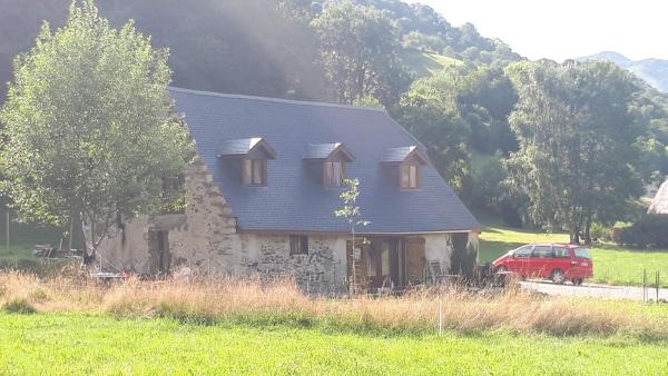 A la foto es mostra l'objecte Penstone Grange situat a la ciutat de Campan.