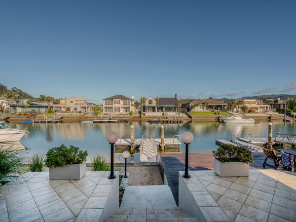 Foto 3: Sunset View - Pauanui Waterfront Home