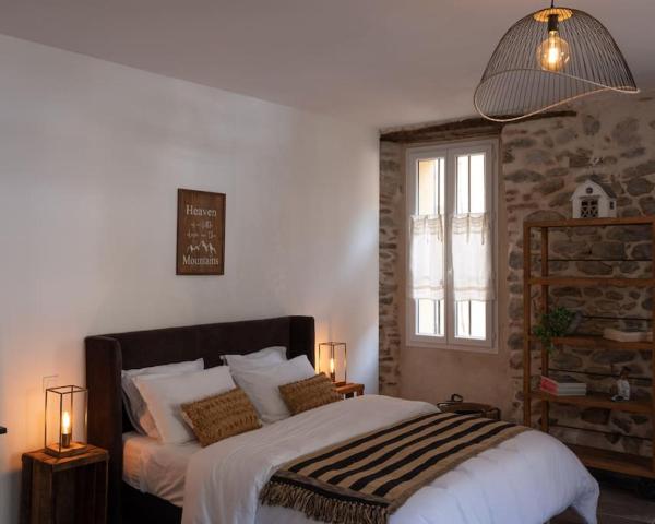 A la foto es mostra l'objecte Studio cosy ☆☆☆ au coeur de la Vallée de la Rotja situat a la ciutat de Escaro.