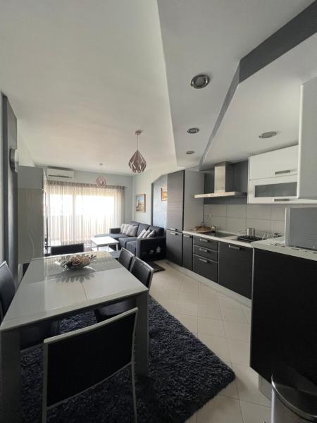 På billedet ses objektet Modern View Apartments beliggende i byen Durrës.