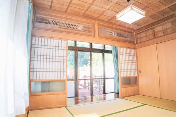 Foto 9: やんばるの自然に囲まれた一棟貸し切りの古民家宿