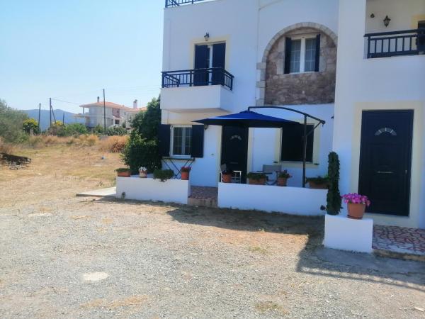 På billedet ses objektet white house beliggende i byen Monemvasia.