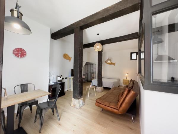 På billedet ses objektet Estudio loft moderno muy céntrico beliggende i byen Santander.