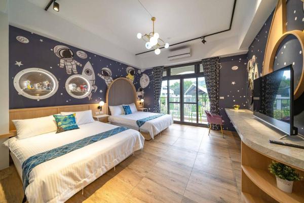 秀森山電梯民宿Show B&B