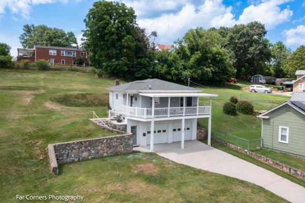 A la foto es mostra l'objecte Inn Between-Asheville/Waynesville situat a la ciutat de Canton.