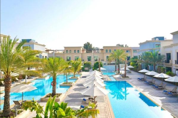 Nella foto è visibile l'oggetto Andalus Al Seef Resort & Spa situato nella città di Abu Dhabi.