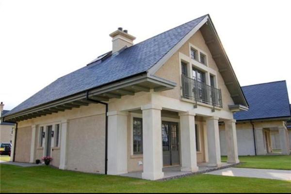 Na fotografii je vidět objekt Lough Erne Fisherman's Cottage nacházející se ve městě Enniskillen.