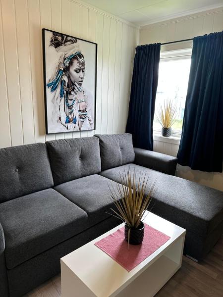 Na fotografii je vidět objekt Vardø accommodation - white house nacházející se ve městě Vardo.