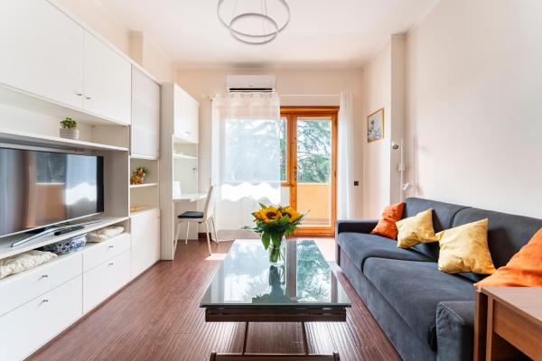 A la foto es mostra l'objecte EASHOME EUR Mostacciano Bilocale adiacente IFO situat a la ciutat de Stazione Risaro.