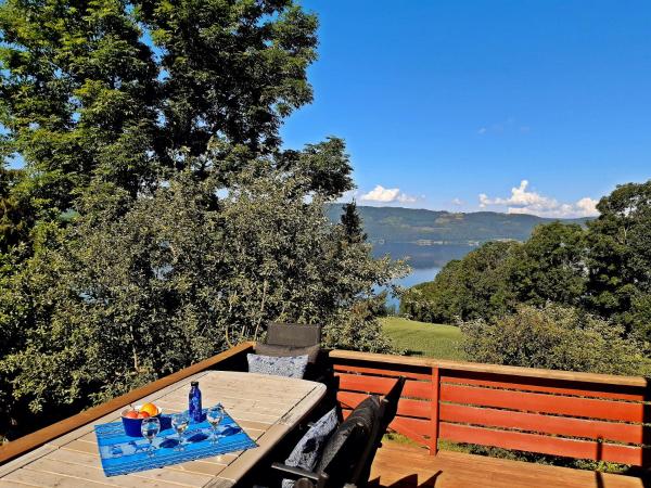 Na foto é possível ver o objeto Randsfjord house localizado na cidade de Bjoneroa.