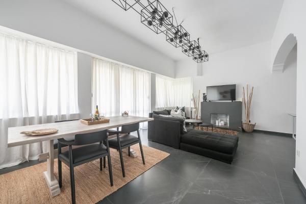 Na foto é possível ver o objeto Garden Villa Glyfada localizado na cidade de Athens.