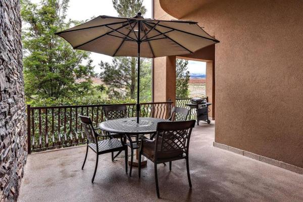 A la foto es mostra l'objecte B2 Poolside Palace Top Floor 3 Bdrm Sunset View situat a la ciutat de Washington.