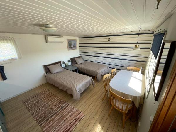 På bilden syns objektet Cozy cottage stay som ligger i staden Falkenberg.