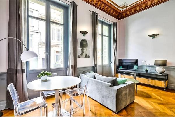 På billedet ses objektet Appartement Chic & Baroque avec parking sécurisé beliggende i byen Avignon.
