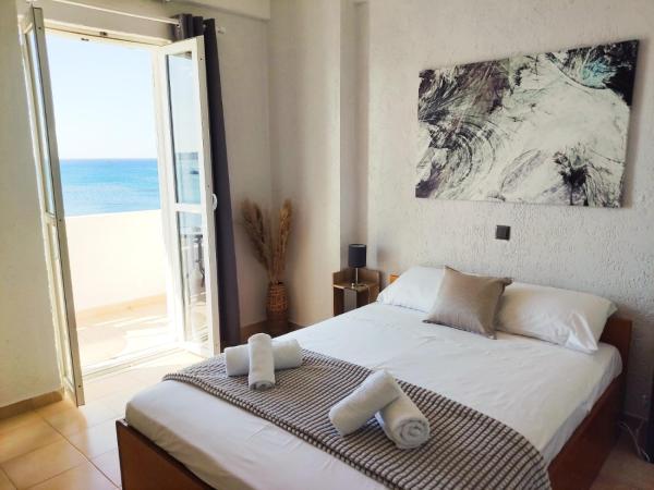 Nella foto è visibile l'oggetto Kyrva Bay Studios situato nella città di Ierápetra.