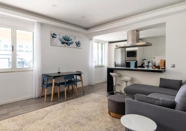 A la foto es mostra l'objecte Lovely 1-bedroom apartment with parking ocean view situat a la ciutat de Funchal.