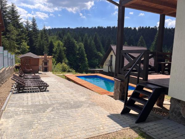Na zdjęciu widoczny jest obiekt Belvedere-Karpaty położony w mieście Podgorodtsy.