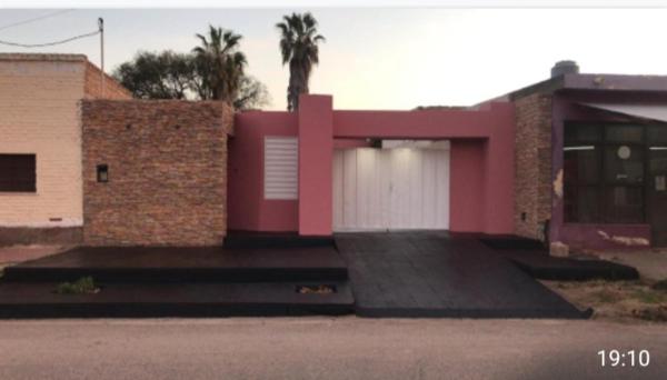 A la foto es mostra l'objecte Refugio de los llanos situat a la ciutat de Chamical.