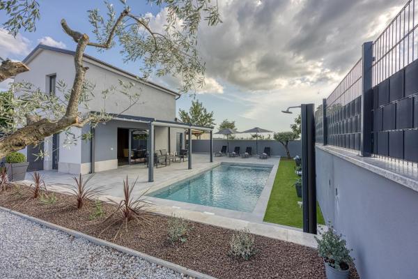 A la foto es mostra l'objecte Villa Ana with Private Pool situat a la ciutat de Tinjan.