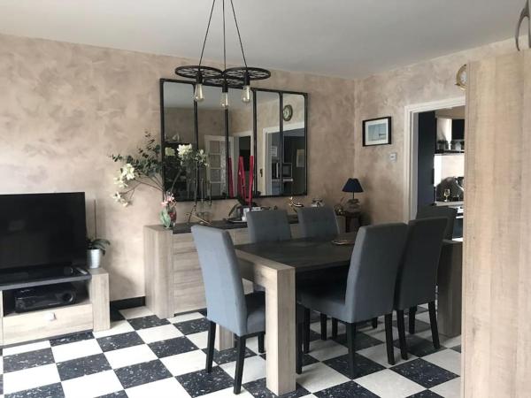 La photo montre l'objet Quartier calme, terrasse plein sud, jardin situé dans la ville de Étaples.