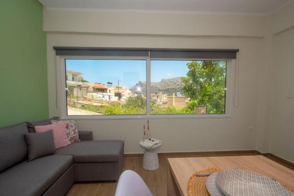 A la foto es mostra l'objecte Arismari House situat a la ciutat de Ravdhoúkha.