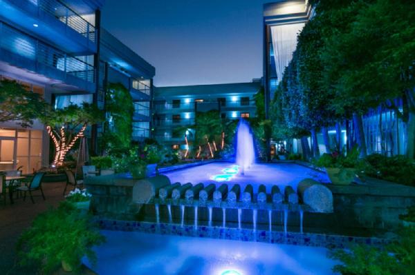 Na fotografii je vidět objekt Cupertino Hotel nacházející se ve městě Cupertino.