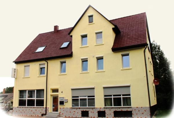 A la foto es mostra l'objecte HOTEL Eisenbahn situat a la ciutat de Crailsheim.