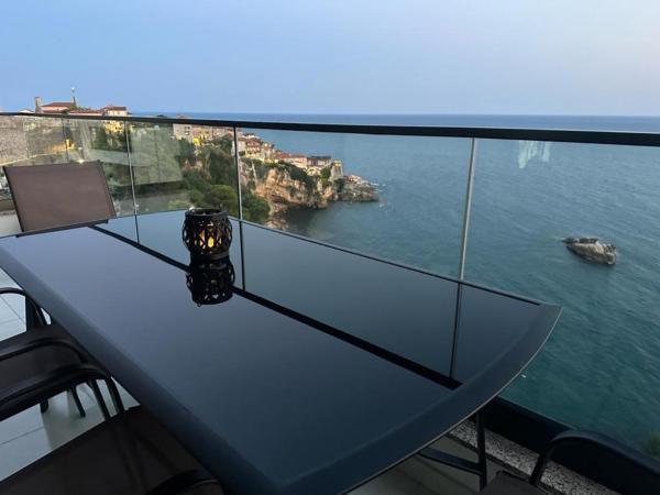 Nella foto è visibile l'oggetto Nejra Apartment situato nella città di Ulcinj.