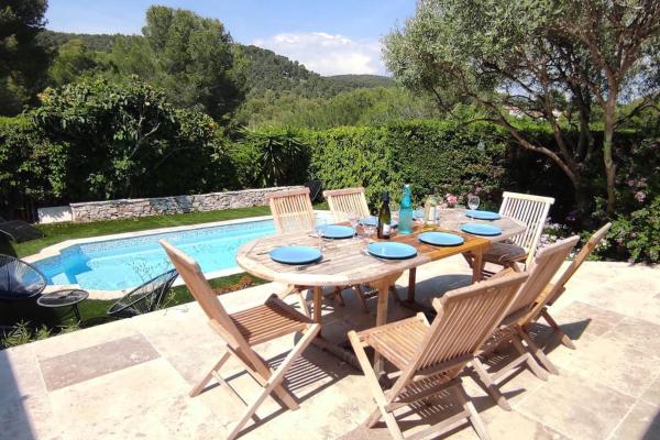 Na fotografii je vidět objekt Maison familiale avec piscine 7 personnes nacházející se ve městě Cassis.