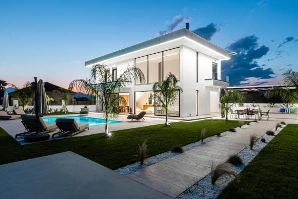A la foto es mostra l'objecte Sunshine Villa situat a la ciutat de Nàuplia.