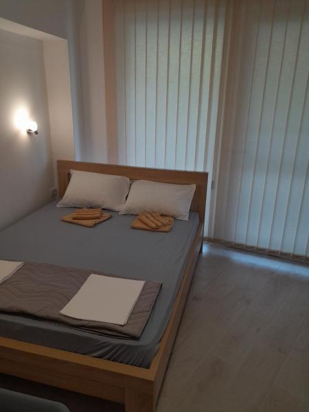 A la foto es mostra l'objecte Apartman Tijana situat a la ciutat de Sutomore.