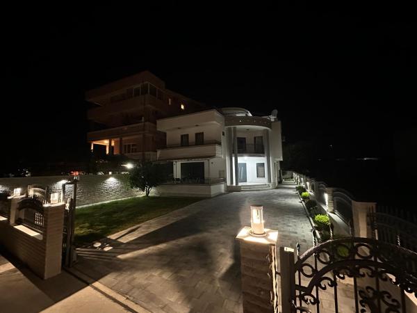 A la foto es mostra l'objecte Apartments Near The Coast - Milla situat a la ciutat de Ulcinj.