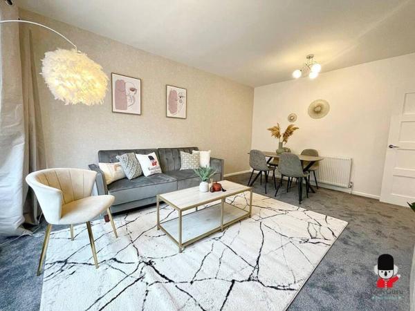 A la foto es mostra l'objecte Oldham Newly Lovely 2BR 3Beds Bungalow UOLD158 situat a la ciutat de Lees.