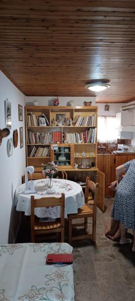 Na zdjęciu widoczny jest obiekt Athina Country House położony w mieście Kalafatiónes.