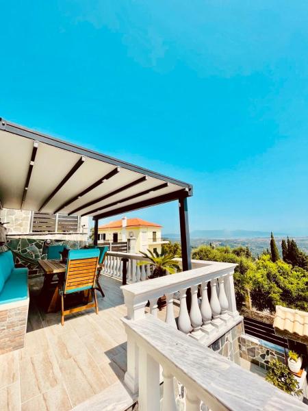 A la foto es mostra l'objecte Iris Luxury House situat a la ciutat de Ágioi Déka.