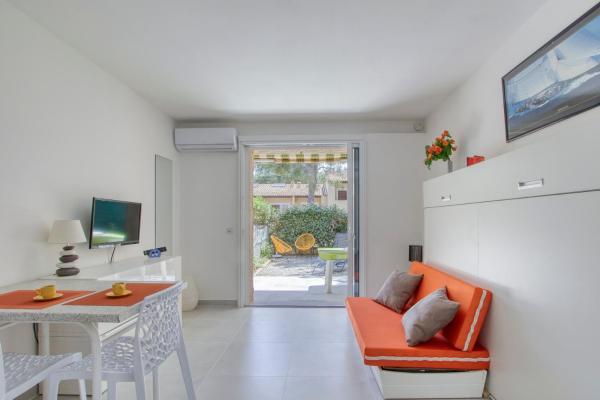 Nella foto è visibile l'oggetto Isulita - Studio climatisé à 400m de la mer situato nella città di Bandol.