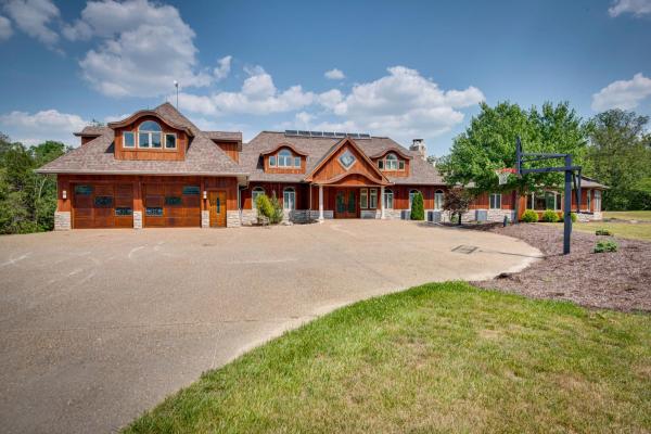 Cozy Fairfield Countryside Retreat with Patio!