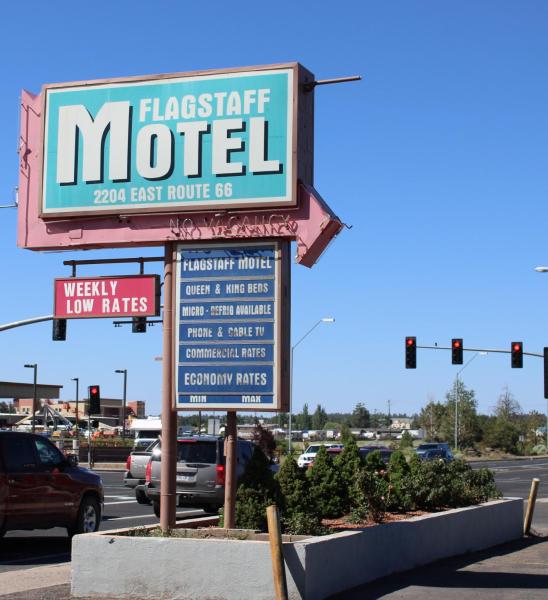 På bildet vises objektet Flagstaff Motel som ligger i byen Flagstaff.