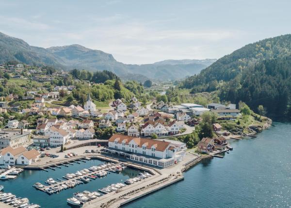 På bildet vises objektet Ryfylke Fjordhotel som ligger i byen Vanvik.