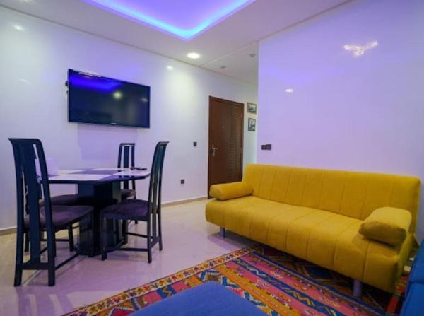 A la foto es mostra l'objecte Joli Apt bien situé situat a la ciutat de Tànger.