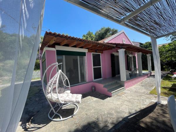 Auf dem Foto ist das Objekt Villa Penelope in der Stadt Ágioi Doúloi zu sehen.
