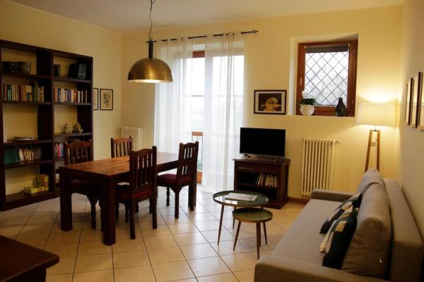 The photo shows the 10 minutes to flight Orio al Serio BGY located in the city of Zanica.